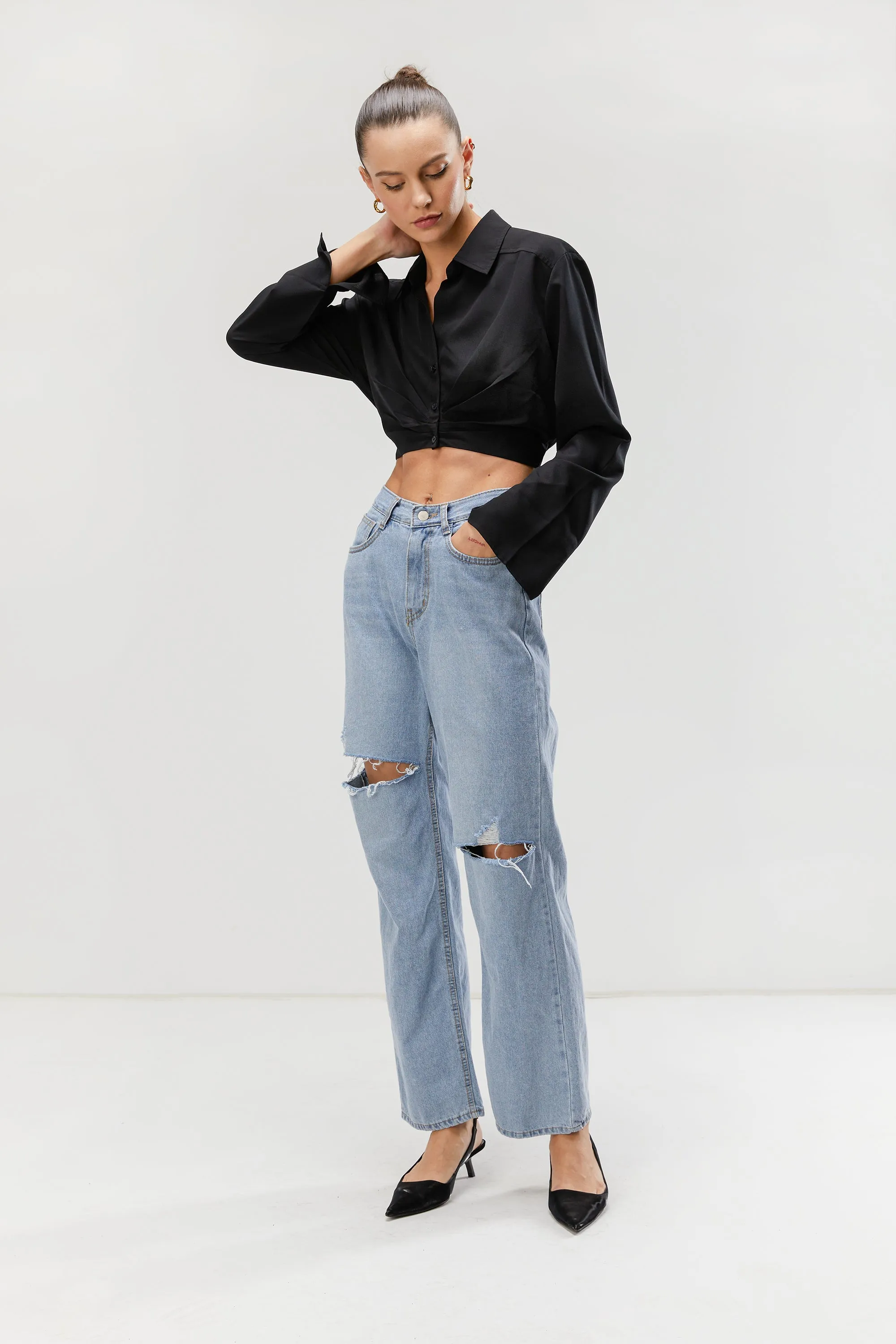 CROPPED TWIST FRONT TOP