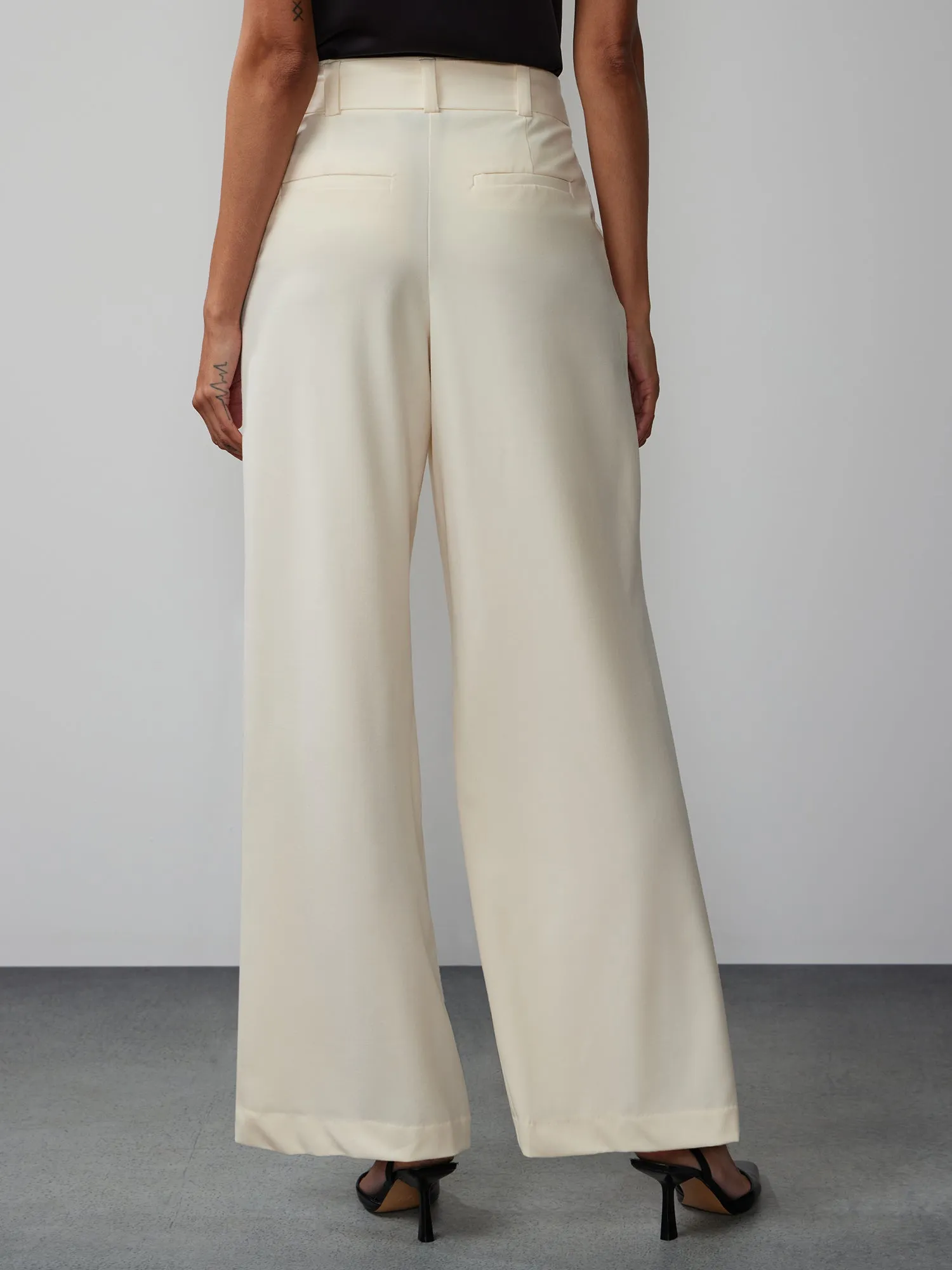 Essential Stretch Pleated Wide Leg Pant