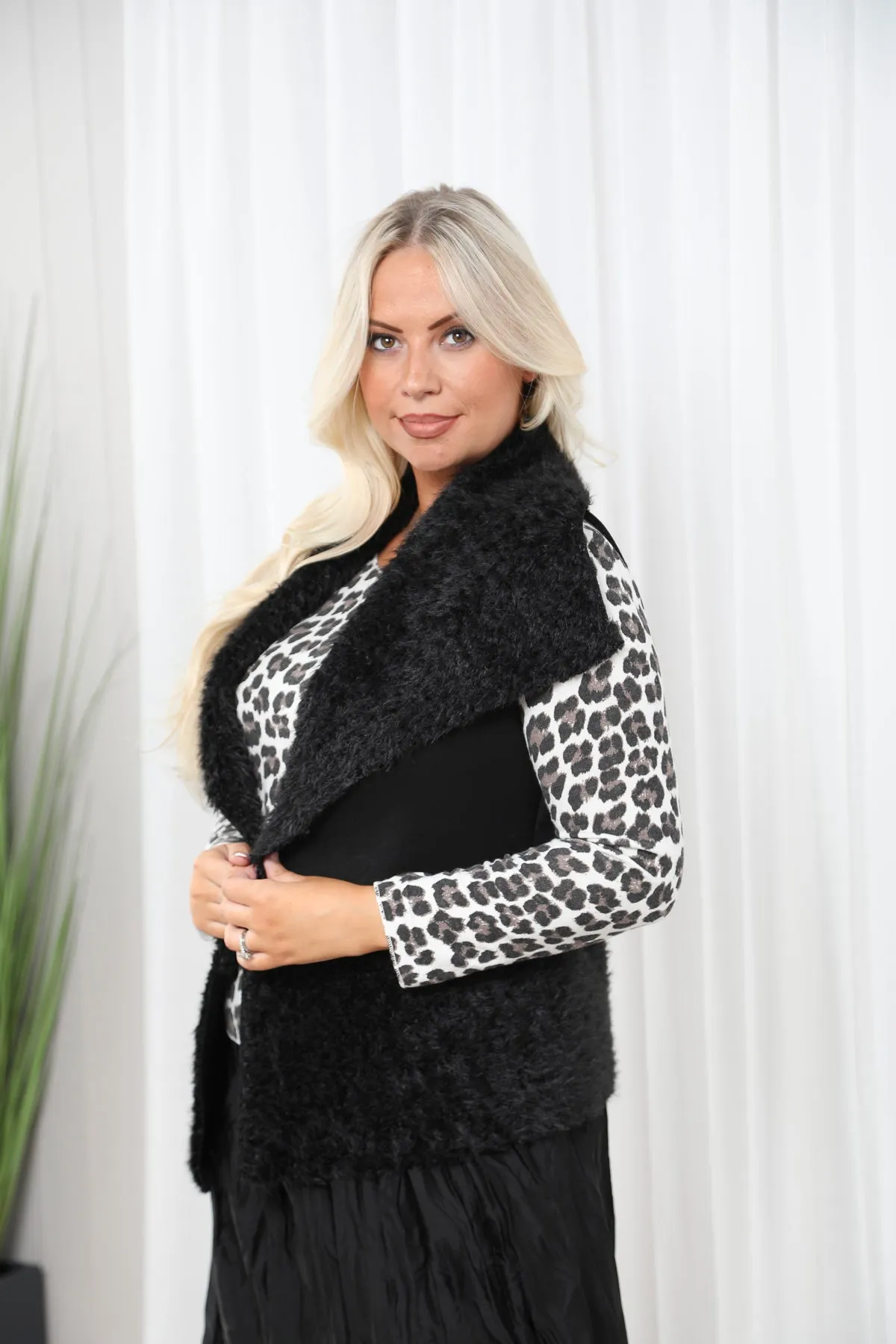 Faux Fur trim Gilet Black