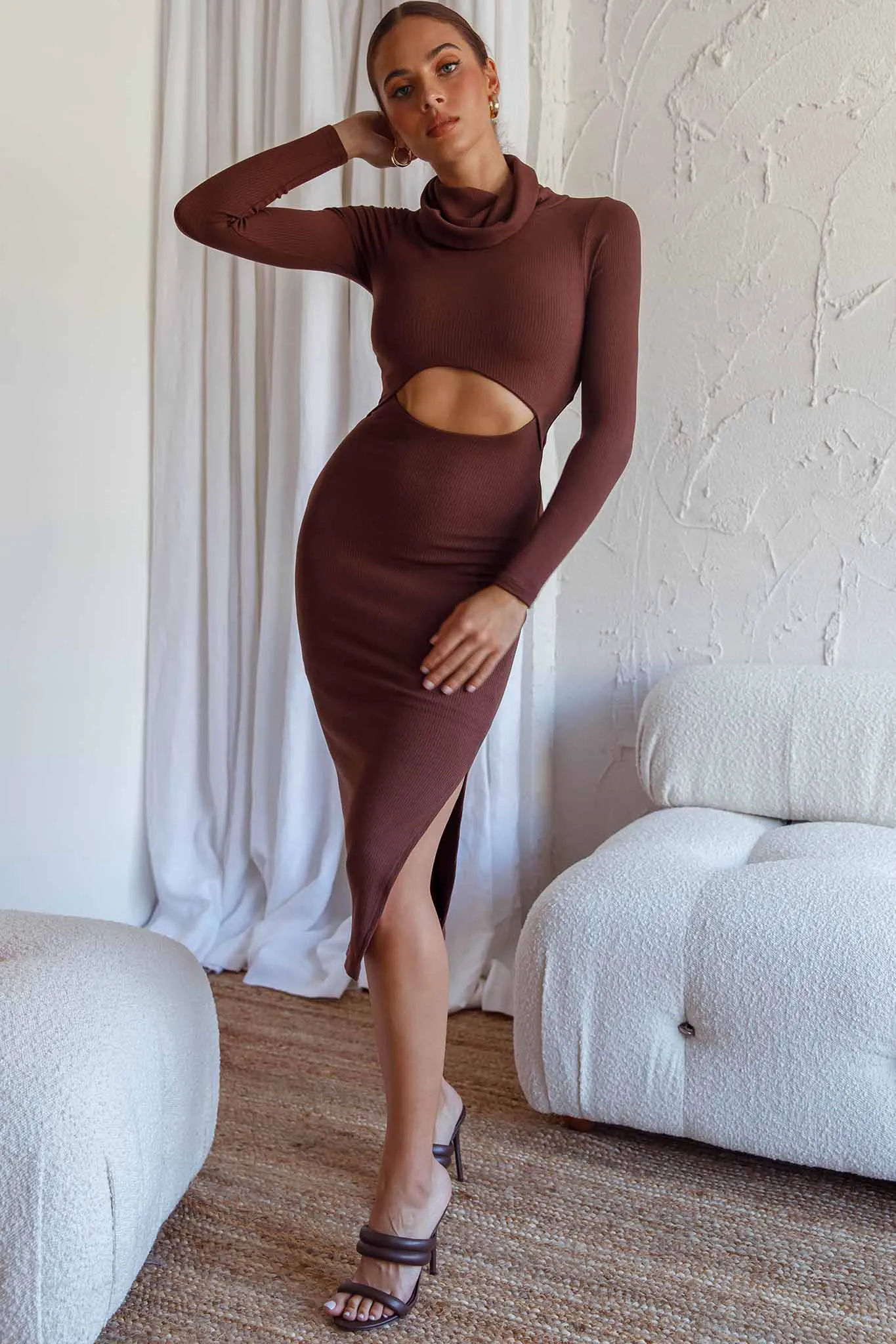 Nostalgia Cut-Out Waist Turtleneck Knee Length Dress Chocolate