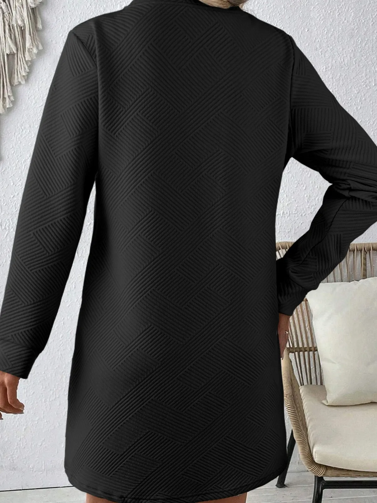 Womens Black Solid Color Textured Long Sleeve Shift Dress